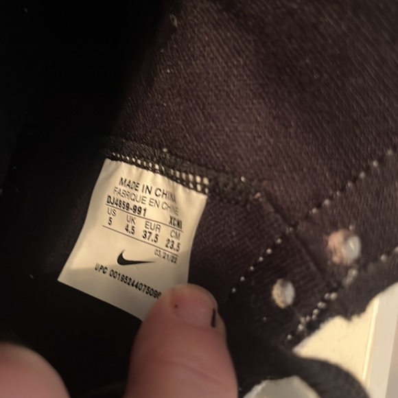 Brand new - Nike white high tops MAW - Picture 7 of 7